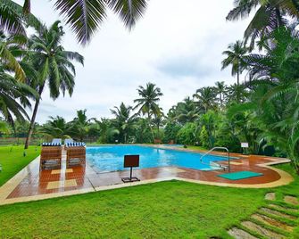 Sree Gokulam Nalanda Resorts - Neeleshwar - Pool