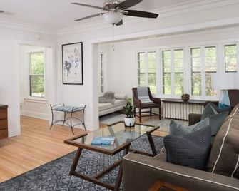 Historic Home in the Heart of the City on Street Car Line - Kansas City - Sala de estar