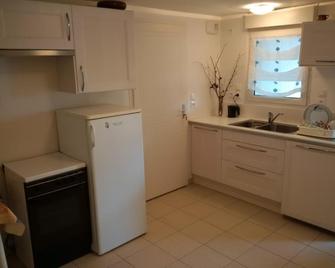 Appart 53 m2 en Rdc maison, jardin, à 50 m plage - La Turballe - Cuisine
