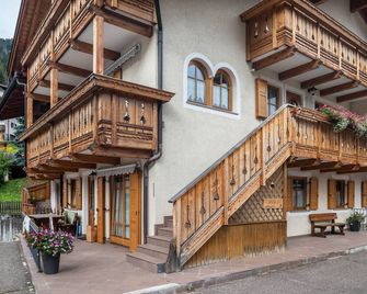 Apartment Sassolungo - Campitello di Fassa - Edificio