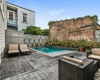 Hosteeva 3 BR Cottage Close to St Charles 5 m Ride to FQ - New Orleans - Pool