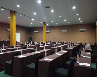Hotel Grand Karawang Indah - Karawang - Sala riunioni
