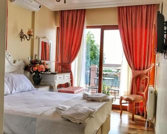 ستون هيل أوتل - ايفاليك - غرفة نوم