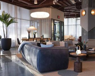 Dive into Oceanfront Luxury: Spa, & Dining Options! Pets Are Welcome, Pool! - Long Branch - Lounge