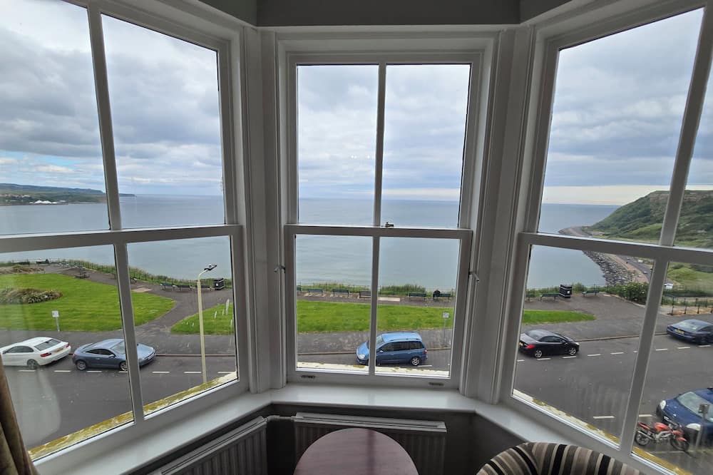 Delmont Hotel - Scarborough - Balcony