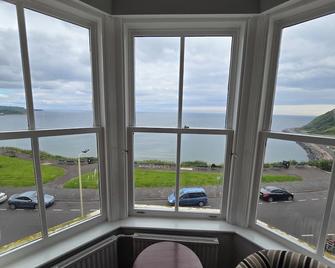 Delmont Hotel - Scarborough - Balcony
