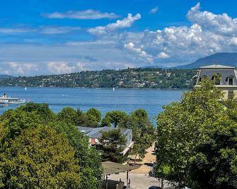 Geneva Hostel - Γενεύη - Θέα στην ύπαιθρο