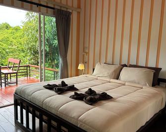 Baan Apa Erawan Resort - Kanchanaburi - Bedroom