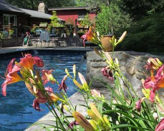 Gatehouse Gardens - Minnewaska Room - New Paltz - Pool
