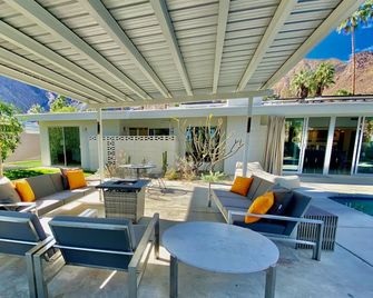 The Modern Rose - Vista Las Palmas Mid-Century Mod Stunning Design - Palm Springs - Patio