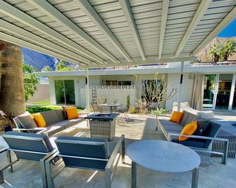 The Modern Rose - Vista Las Palmas Mid-Century Mod Stunning Design - Palm Springs - Patio