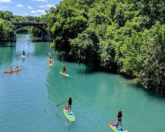 Spacious and Cozy King Bed 2BR Suite 5 Min to DT - Austin