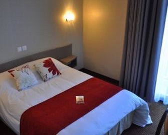 Logis hotel Noemys Gradignan - Gradignan - Habitación