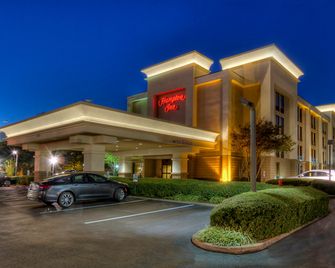 Hampton Inn Memphis-Poplar - Memphis - Building