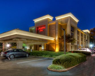 Hampton Inn Memphis-Poplar - Memphis - Building