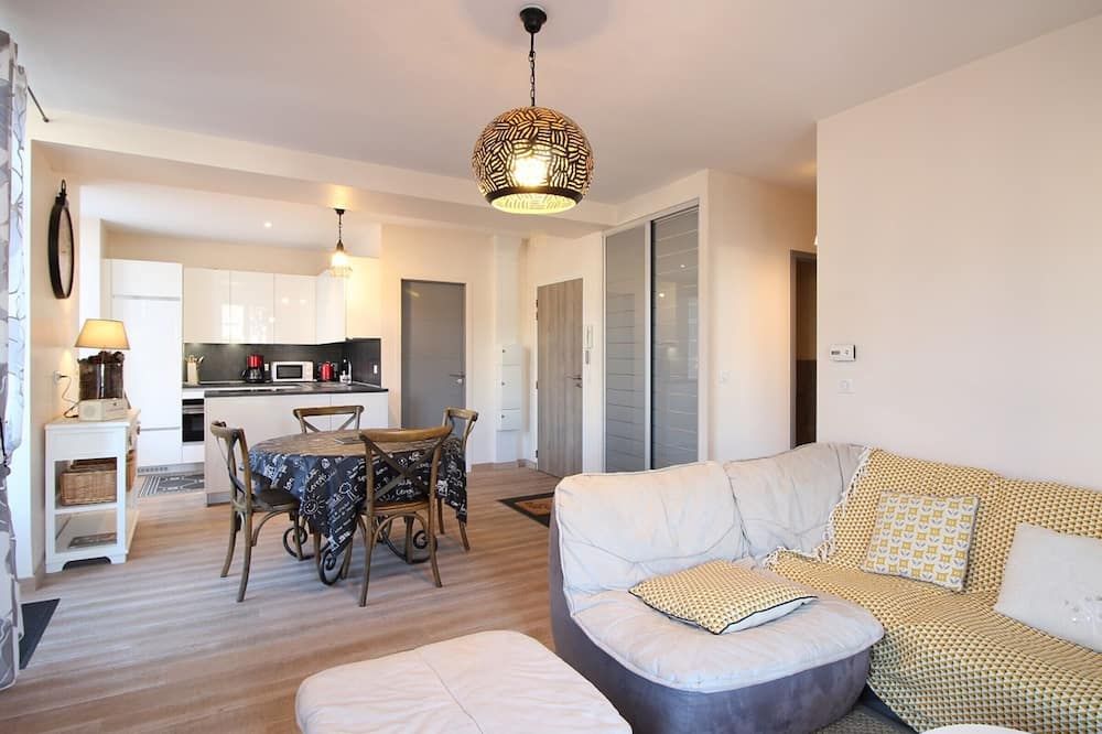 T3 in La Bourboule with parking and WiFi - Perfect for 4 guests - 拉布爾布勒 - 客廳