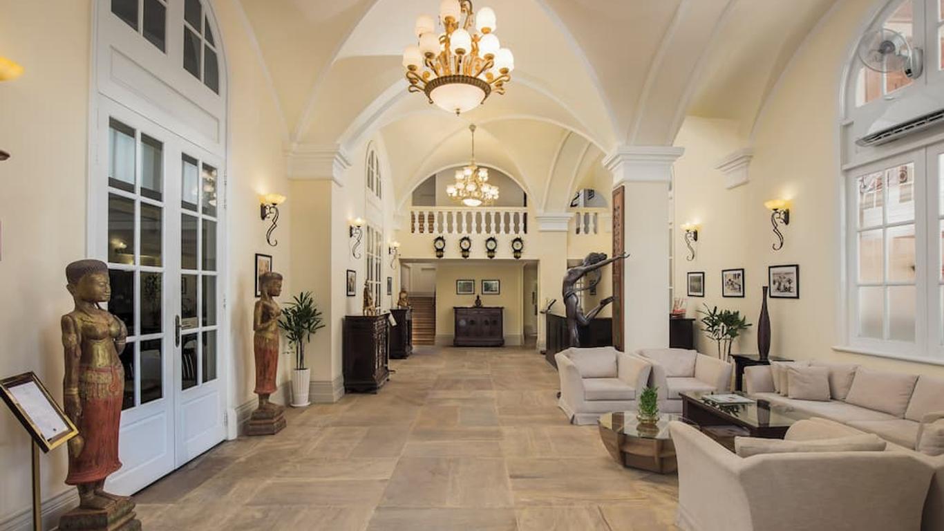 بالاس جايت هوتل آند ريزيدا ن ب اي إتشٕم