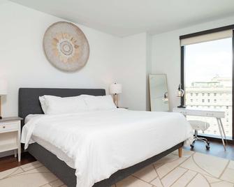 Back-Bay Lux Central 2BR Condo with Rooftop and Parking - Boston - Bedroom