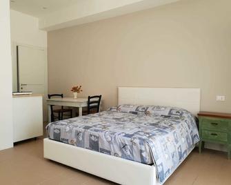 Monolocali B&b Santa Maria Apparente - Civitanova Marche - Camera da letto