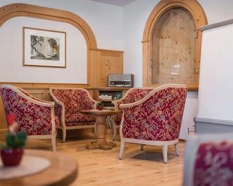 Hotel Kesslwirt - Castelbello-Ciardes/Kastelbell-Tschars - Huiskamer