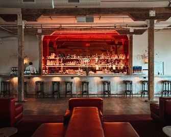 Pocketbook Hotel And Baths - Hudson - Bar