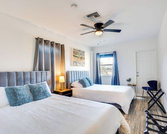 Splash! Pool Home Sleeps Up to 12! Fun! Savings! - Phoenix - Habitación