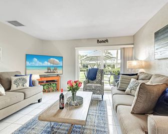 Jamaica Royale - 49 - Siesta Key - Living room