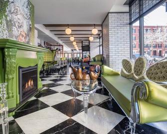 Back Bay King, Staypineapple, Great Location, Restaurant & Bar, Pets - Boston