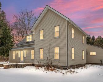 Charming 1896 farmhouse in Clarkston - Clarkston - Building