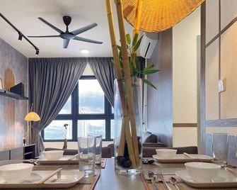 Ancestry 3br @ M Vertica | Mrt Access+netflix+wifi - Cheras - Restaurant