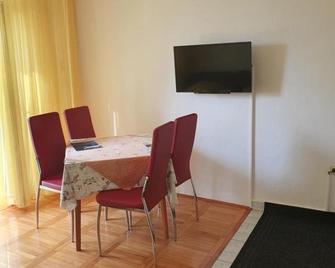 Apartmani Mira - Rab - Dining room