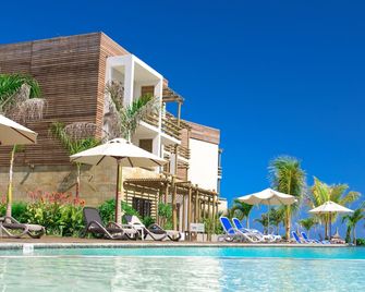 Anelia Resort & Spa - Flic en Flac - Piscina