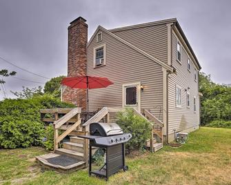 Steps to Beach and Main St Dog-Friendly Retreat! - West Yarmouth - Building