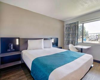 Motel 6 Palmdale - Palmdale - Bedroom