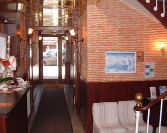 Hotel & Spa Gasquet - Bagnères-de-Luchon - Recepción