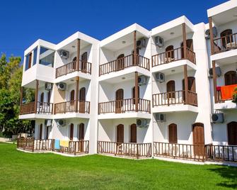 Prince Of Lillies - Karteros - Edificio