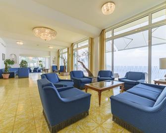 Grand Hotel Excelsior Amalfi - Amalfi - Sala de estar