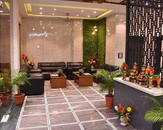 Hotel corbett kingdom - Rāmnagar - Lobby