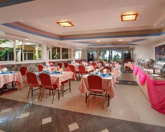 Manisa Hotel - Flic en Flac - Restoran