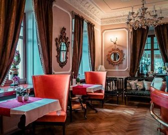 Pałac Na Wodzie Staniszów - Jelenia Góra - Restauracja