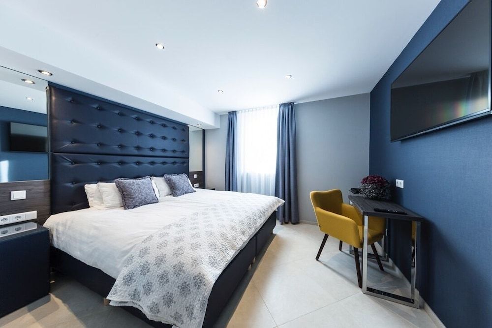 هوتل توماسي