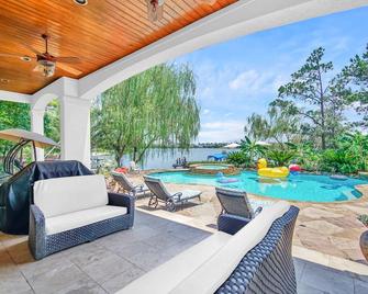 Sail to Hughes Landing, Waterway, or Pavilion. Heated Pool, Jacuzzi, & Cinema - The Woodlands - Pool
