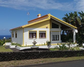 House Coast, On Faial Island, Azores - Horta - Bâtiment