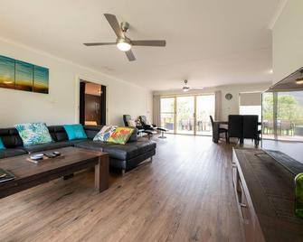 Halls Gap Valley Lodges - Halls Gap - Living room