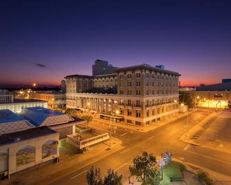 Hotel Bentley - Alexandria - Building