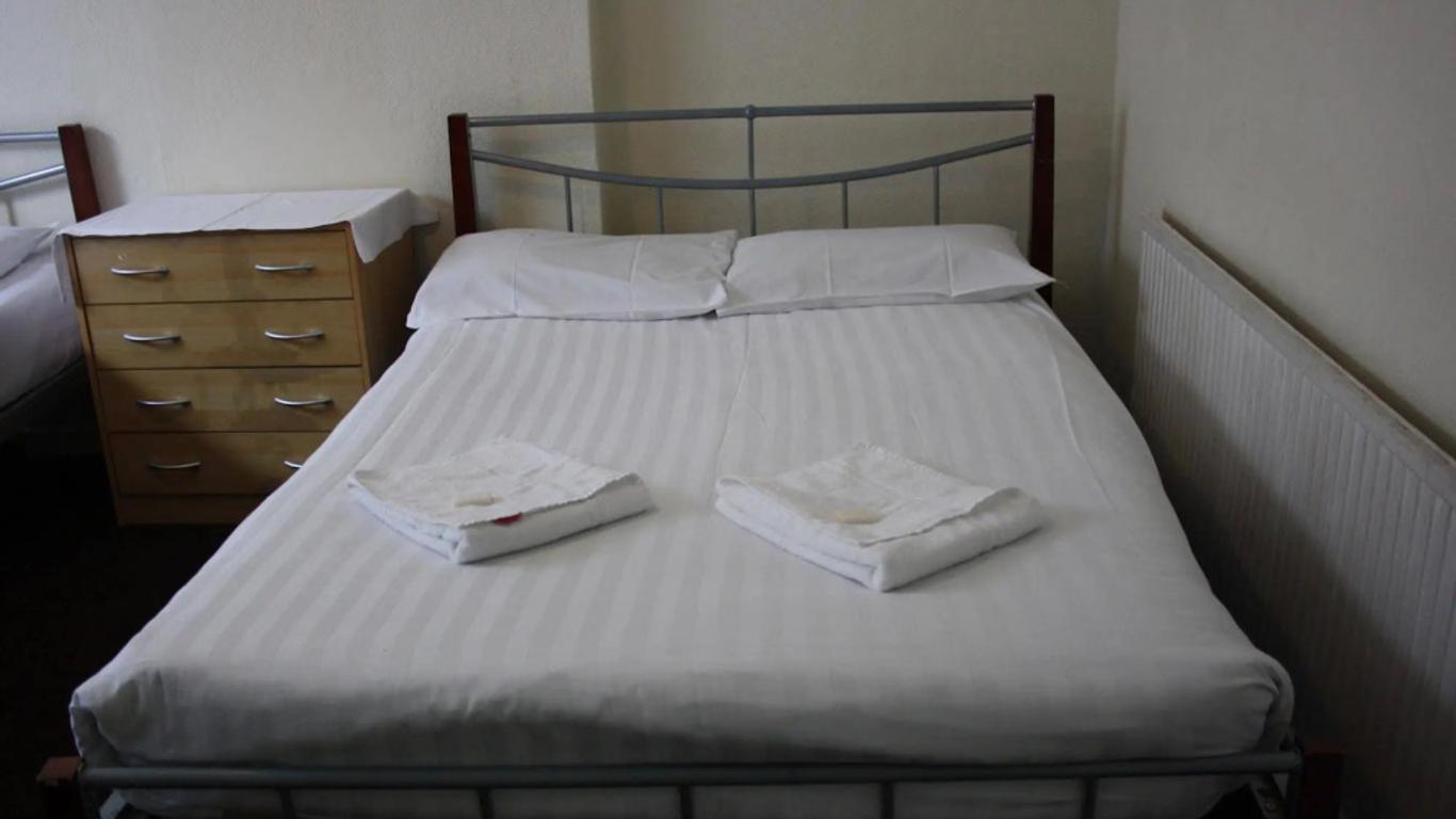 Daisy Hotel