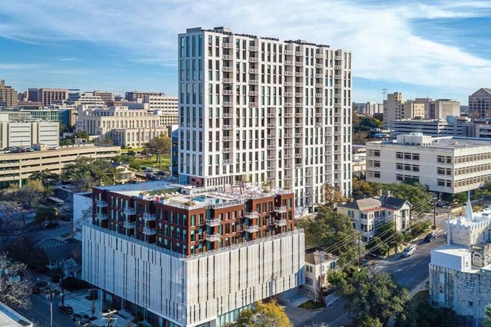 2Bed/2Bath Deluxe Suite in Central Austin Resort with a Rooftop Pool!! - אוסטין - בניין
