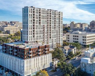 2Bed/2Bath Deluxe Suite in Central Austin Resort with a Rooftop Pool!! - Austin - Byggnad