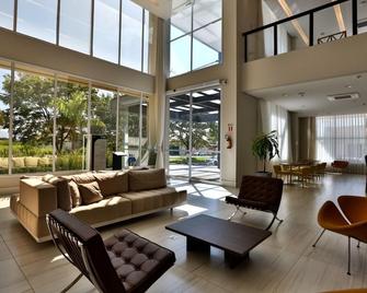 Summit Suites Pindamonhangaba - Pindamonhangaba - Salónek