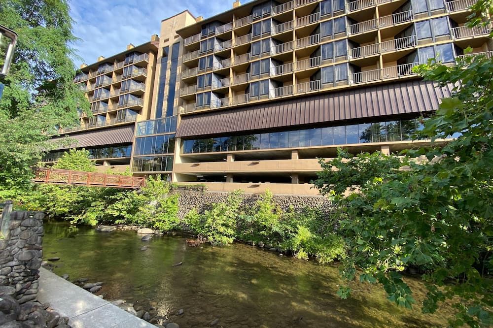 Edgewater Hotel And Conference Center - גאטלינברג - בניין